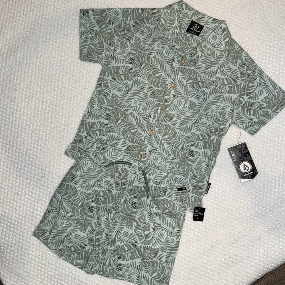 🔥🌟Volcom: Boys 2 PC, Beach Shirt & Short Set🔥🌟